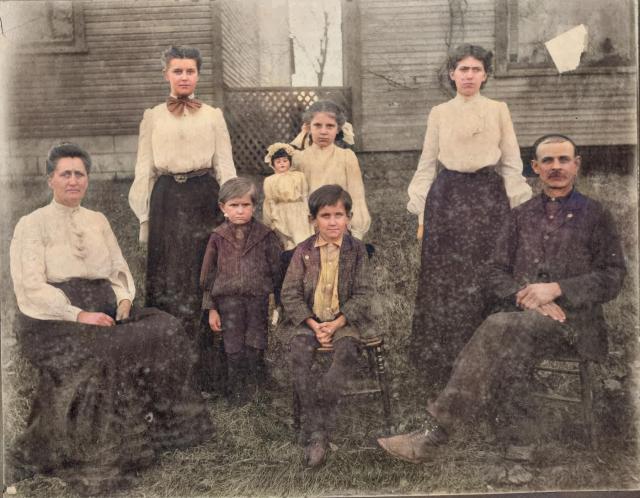 KoontzFamilyPortraitColor